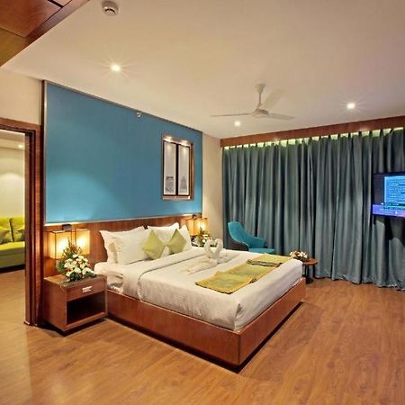 Hotel Ceasar Palace Thodupuzha Εξωτερικό φωτογραφία