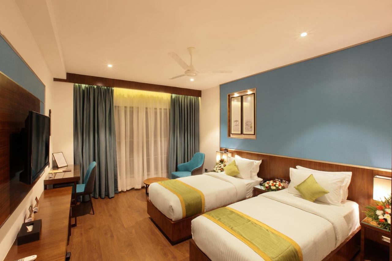 Hotel Ceasar Palace Thodupuzha Εξωτερικό φωτογραφία