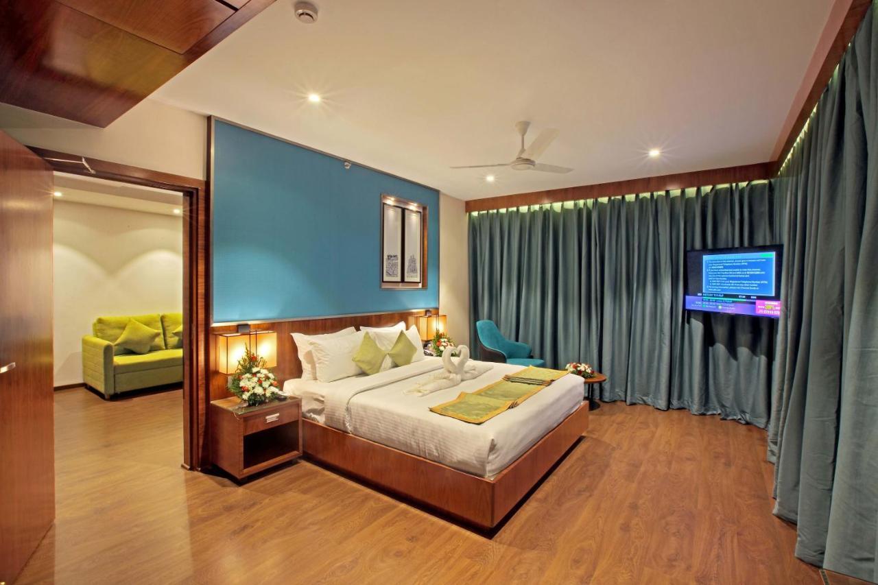 Hotel Ceasar Palace Thodupuzha Εξωτερικό φωτογραφία