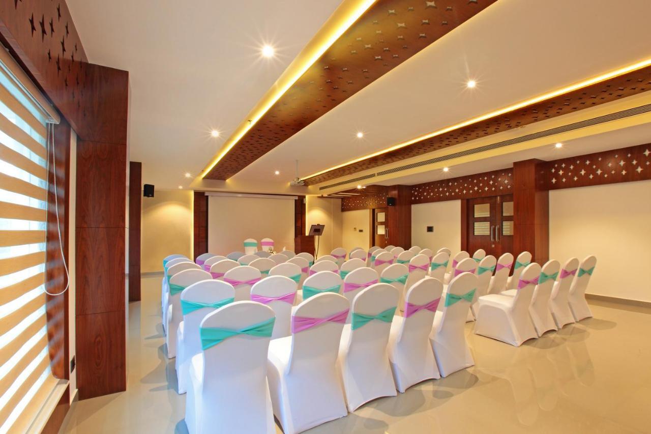 Hotel Ceasar Palace Thodupuzha Εξωτερικό φωτογραφία