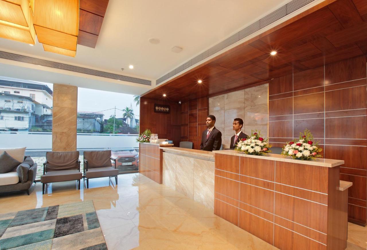 Hotel Ceasar Palace Thodupuzha Εξωτερικό φωτογραφία